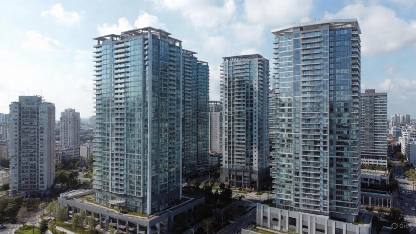 Condomínios-clube marcam o retorno dos grandes empreendimentos urbanos com lazer completo, comenta Alex Nabuco dos Santos.