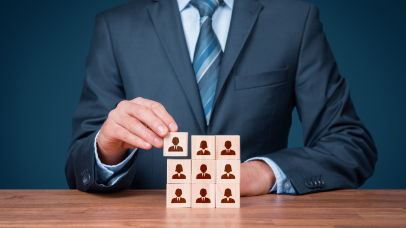 Alfredo Moreira Filho mostra que liderança eficaz no trabalho híbrido exige liberdade com responsabilidade para gerar resultados sustentáveis.