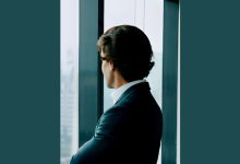 Ian dos Anjos Cunha mostra como criar ambientes onde o pensamento profundo deixa de ser exceção e se torna parte da rotina operacional.